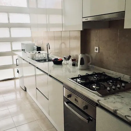 Апартаменти Near The Airport Лісабон