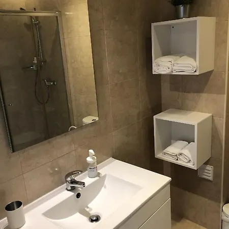 Near The Airport * Лісабон