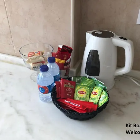 Near The Airport Апартаменти Лісабон