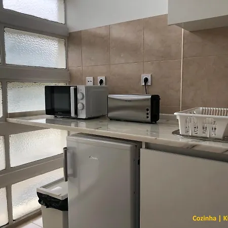 Апартаменти Near The Airport Лісабон