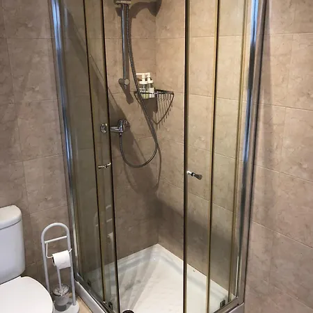 Апартаменти Near The Airport Лісабон